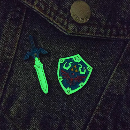 Zelda: Breath of the Wild Glow Pin Set Master Sword Glow Pin Heliar Shield Glow Pin Set of 2