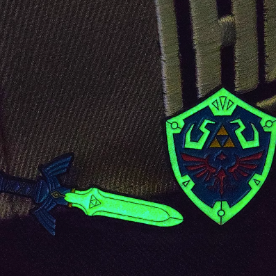 Zelda: Breath of the Wild Glow Pin Set Master Sword Glow Pin Heliar Shield Glow Pin Set of 2